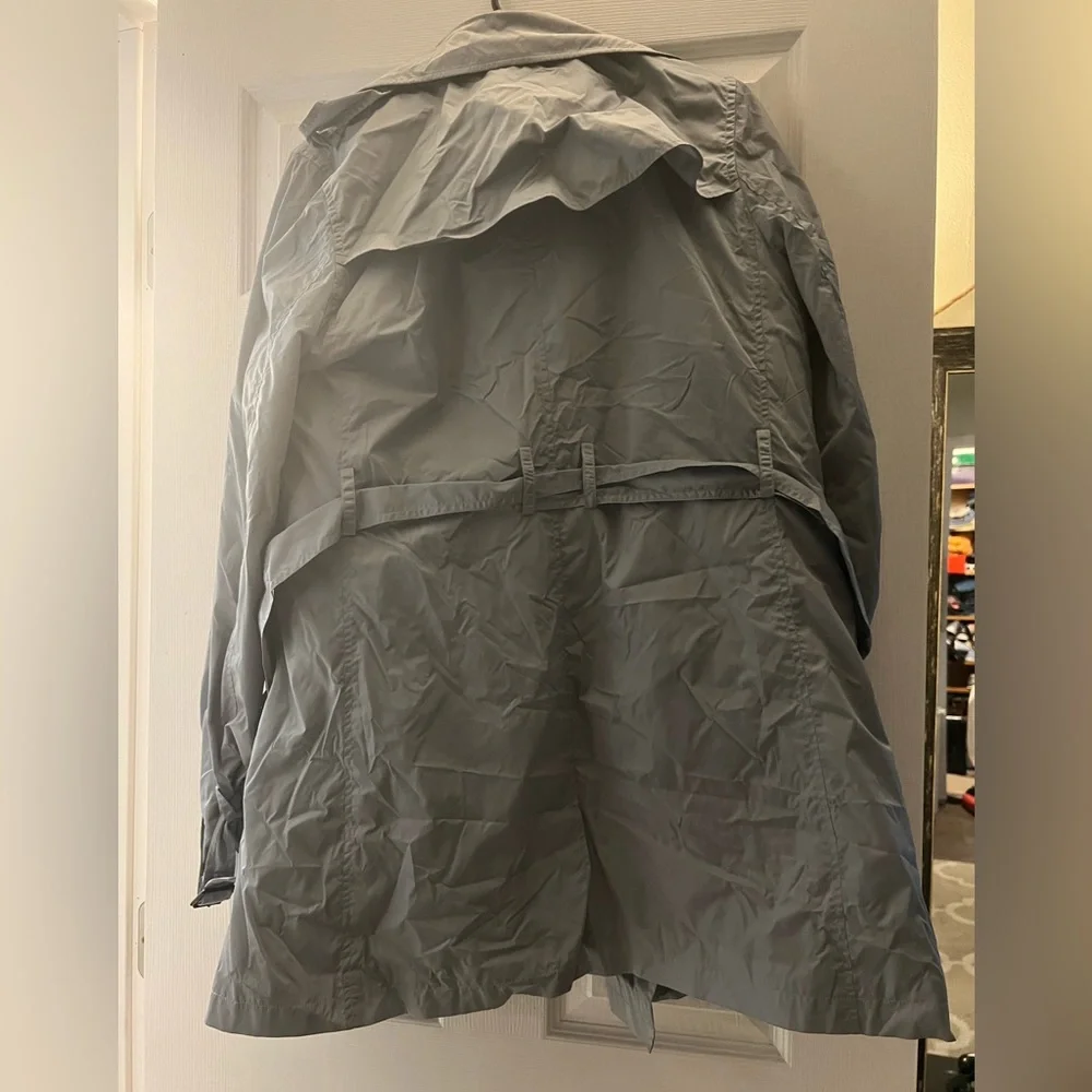 Burberry rain jacket - Picture 2 of 12